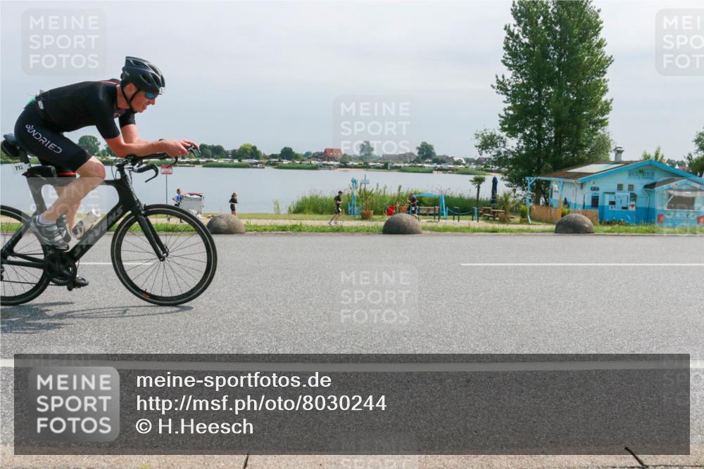 15.06.2025 - 27. Vierlanden-Triathlon H.Heesch http://msf.ph/oto/8030244 15.06.2025 11:30:48 Radfahren 712, 749, 875 meine-sportfotos.de