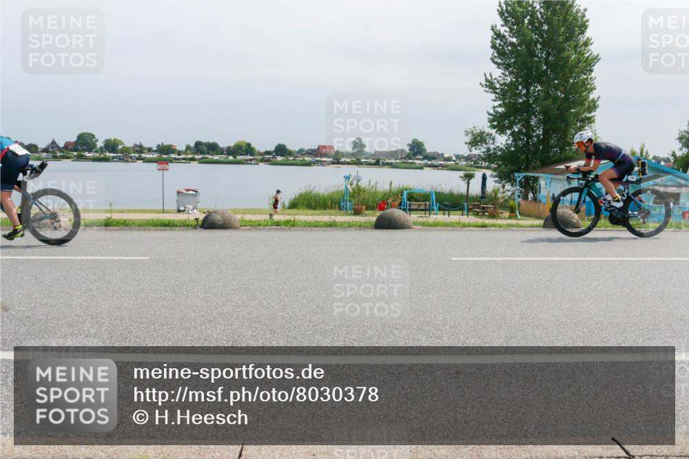 15.06.2025 - 27. Vierlanden-Triathlon H.Heesch http://msf.ph/oto/8030378 15.06.2025 11:30:58 Radfahren 167, 228, 651, 891, 926, 980 meine-sportfotos.de