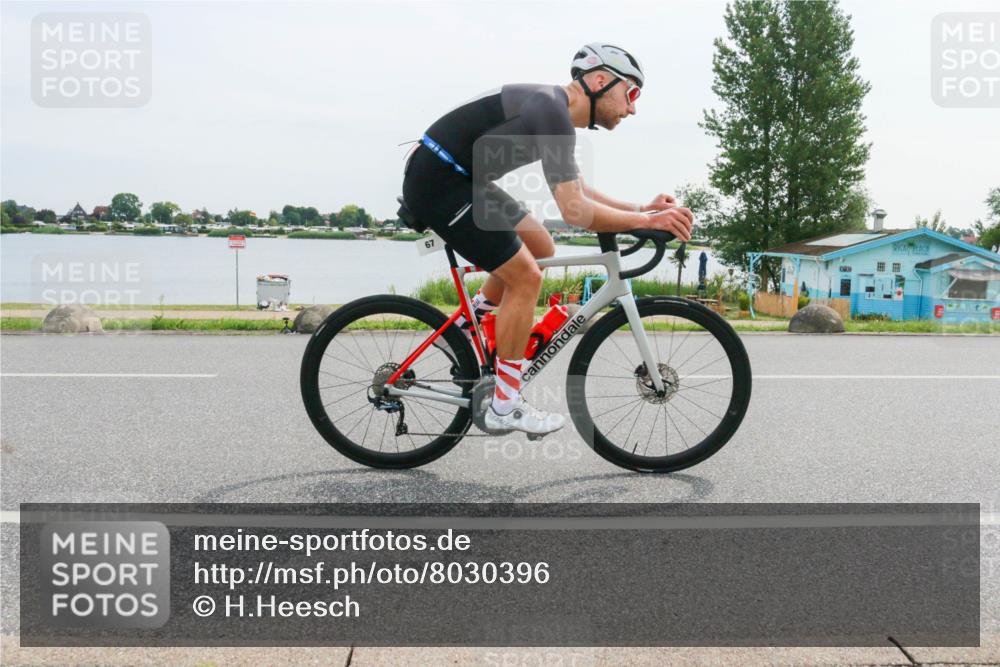 15.06.2025 - 27. Vierlanden-Triathlon H.Heesch http://msf.ph/oto/8030396 15.06.2025 10:33:20 Radfahren 59, 67, 438 meine-sportfotos.de