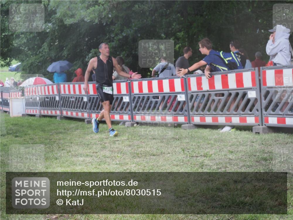 21.06.2025 - 27. Vierlanden-Triathlon KatJ http://msf.ph/oto/8030515 15.06.2025 13:38:23 Ziel 786, 856, 911 meine-sportfotos.de