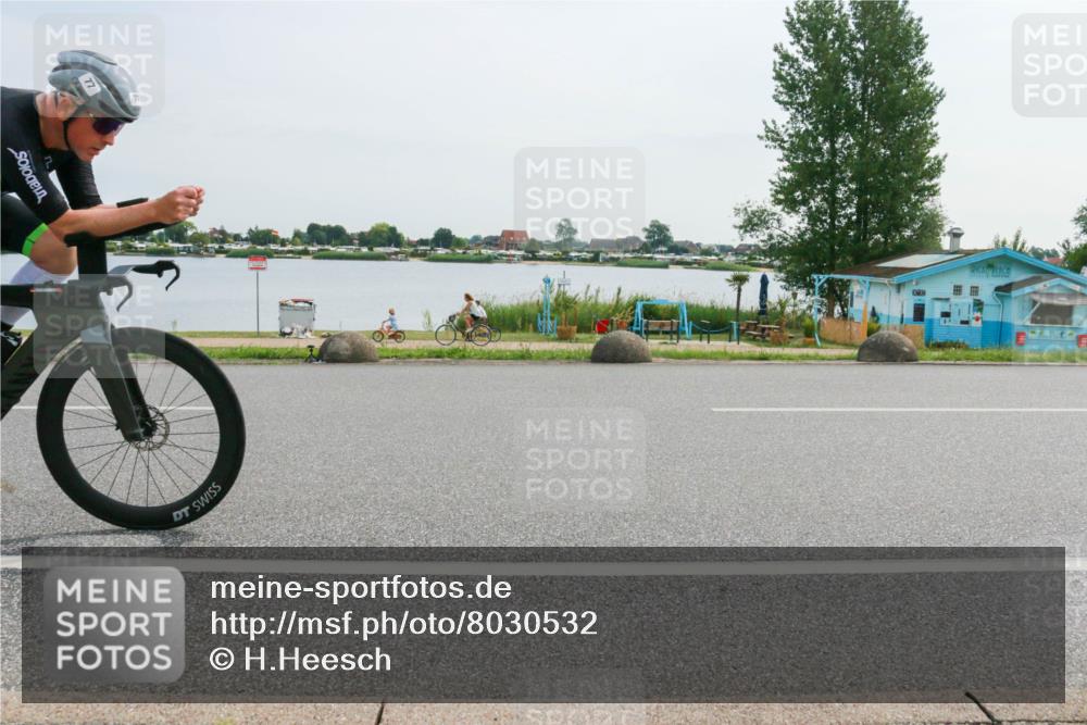 15.06.2025 - 27. Vierlanden-Triathlon H.Heesch http://msf.ph/oto/8030532 15.06.2025 10:33:48 Radfahren 75, 77, 322 meine-sportfotos.de