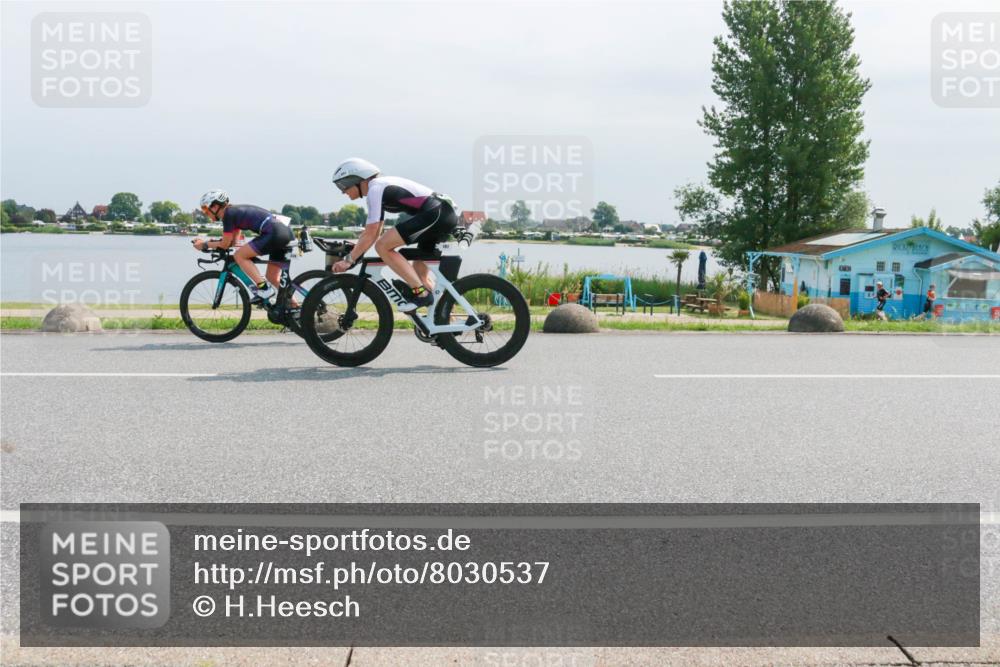 15.06.2025 - 27. Vierlanden-Triathlon H.Heesch http://msf.ph/oto/8030537 15.06.2025 11:30:58 Radfahren 167, 228, 651, 891, 926, 980 meine-sportfotos.de