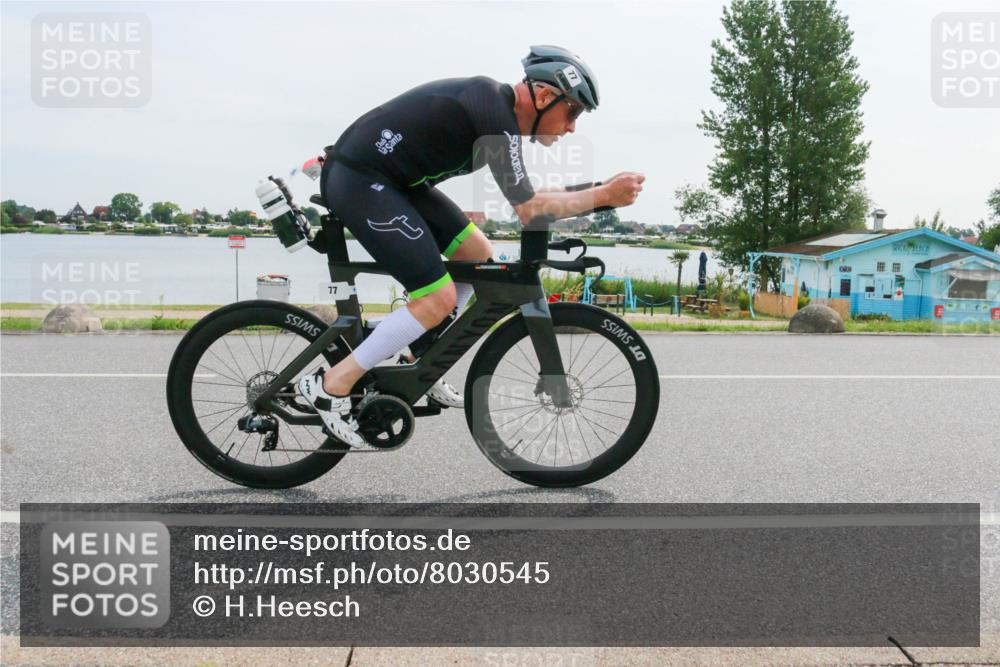 15.06.2025 - 27. Vierlanden-Triathlon H.Heesch http://msf.ph/oto/8030545 15.06.2025 10:33:48 Radfahren 75, 77, 322 meine-sportfotos.de