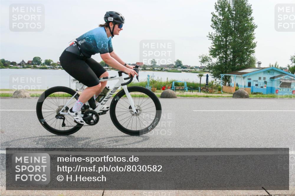 15.06.2025 - 27. Vierlanden-Triathlon H.Heesch http://msf.ph/oto/8030582 15.06.2025 10:34:10 Radfahren 299, 361 meine-sportfotos.de