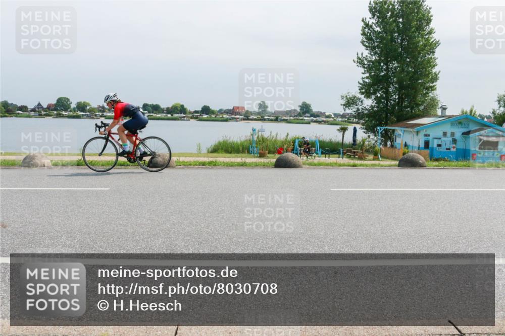 15.06.2025 - 27. Vierlanden-Triathlon H.Heesch http://msf.ph/oto/8030708 15.06.2025 11:31:09 Radfahren 713, 895, 924, 1400 meine-sportfotos.de