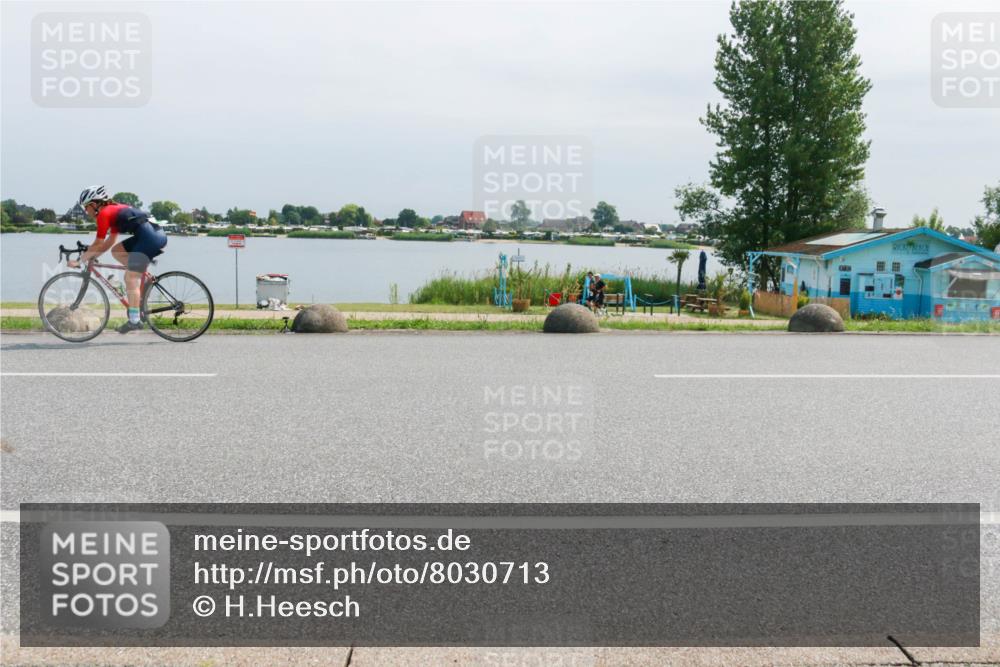 15.06.2025 - 27. Vierlanden-Triathlon H.Heesch http://msf.ph/oto/8030713 15.06.2025 11:31:09 Radfahren 713, 895, 924, 1400 meine-sportfotos.de