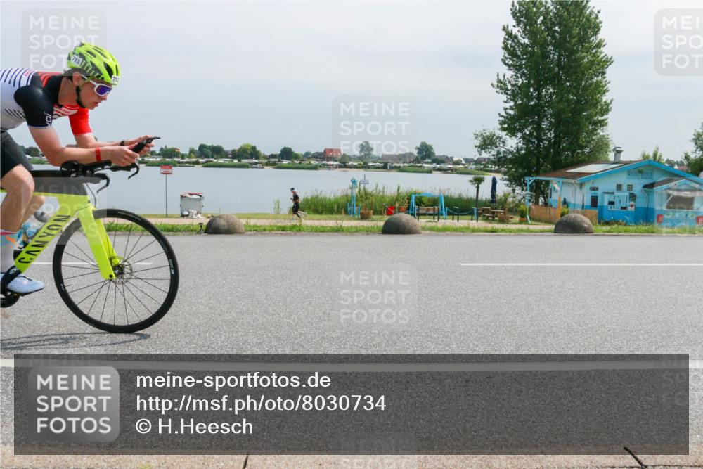 15.06.2025 - 27. Vierlanden-Triathlon H.Heesch http://msf.ph/oto/8030734 15.06.2025 11:31:12 Radfahren 713, 812, 895, 917, 924, 941, 1400 meine-sportfotos.de