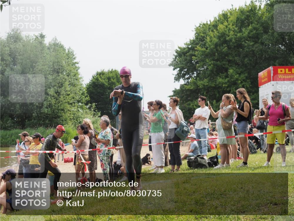 15.06.2025 - 27. Vierlanden-Triathlon KatJ http://msf.ph/oto/8030735 15.06.2025 11:08:22 Schwimmen 782, 797, 828, 845, 847 meine-sportfotos.de