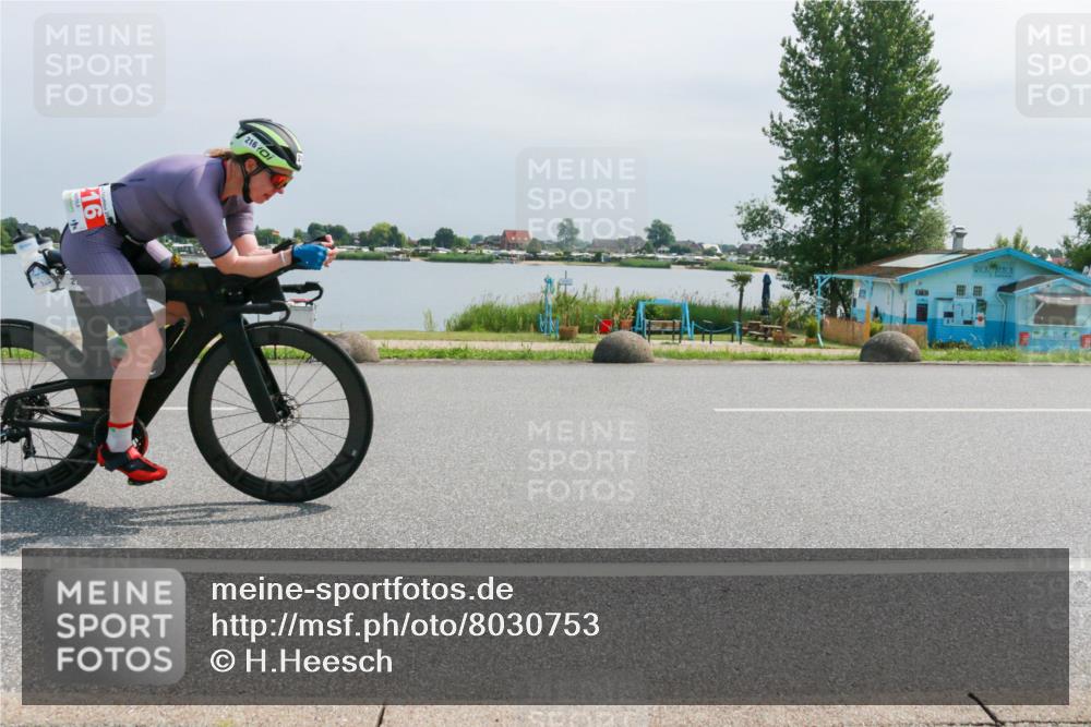 15.06.2025 - 27. Vierlanden-Triathlon H.Heesch http://msf.ph/oto/8030753 15.06.2025 11:31:21 Radfahren 216 meine-sportfotos.de