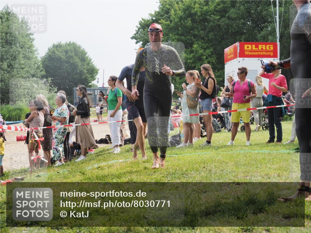 15.06.2025 - 27. Vierlanden-Triathlon KatJ http://msf.ph/oto/8030771 15.06.2025 11:08:25 Schwimmen 797, 828, 835, 836, 845, 847 meine-sportfotos.de