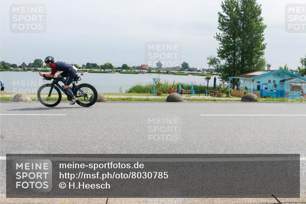 15.06.2025 - 27. Vierlanden-Triathlon H.Heesch http://msf.ph/oto/8030785 15.06.2025 11:31:35 Radfahren 652, 759, 838 meine-sportfotos.de