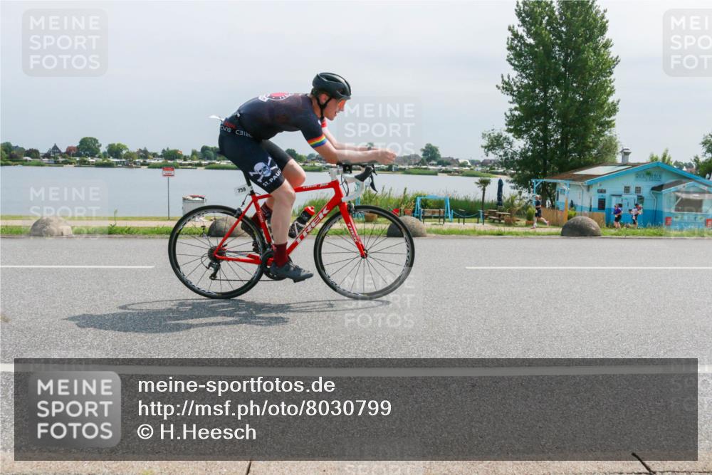 15.06.2025 - 27. Vierlanden-Triathlon H.Heesch http://msf.ph/oto/8030799 15.06.2025 11:31:38 Radfahren 652, 682, 759, 838, 956 meine-sportfotos.de