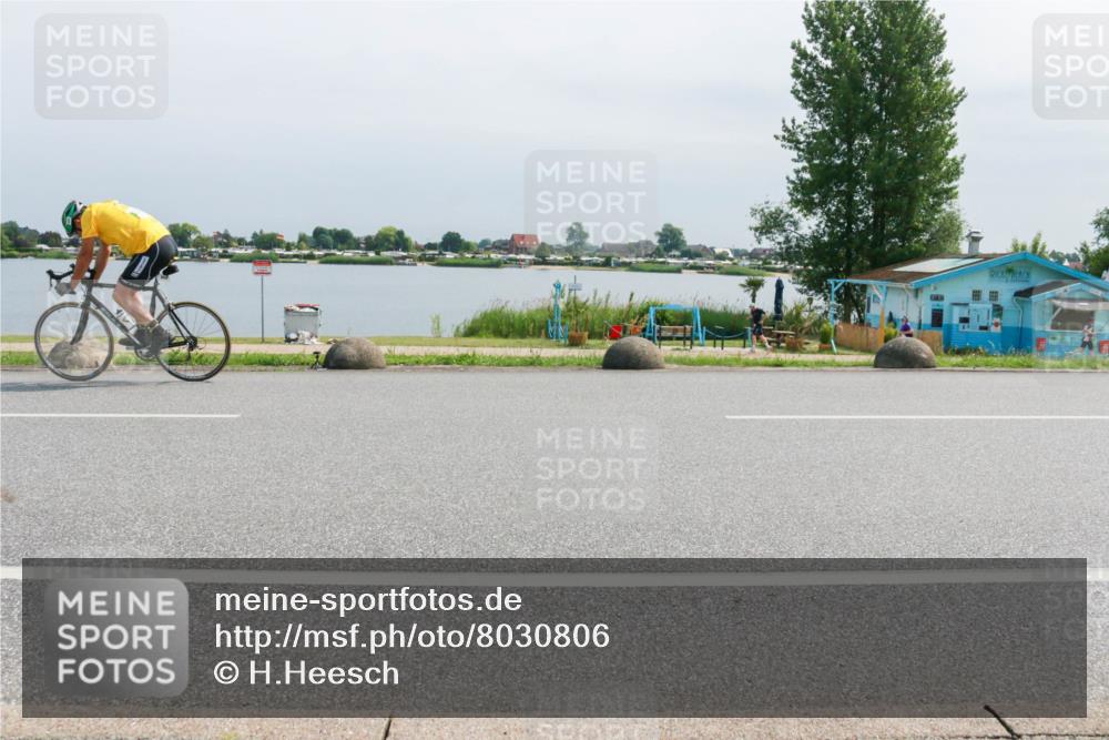 15.06.2025 - 27. Vierlanden-Triathlon H.Heesch http://msf.ph/oto/8030806 15.06.2025 11:31:39 Radfahren 652, 682, 759, 838, 956, 957 meine-sportfotos.de