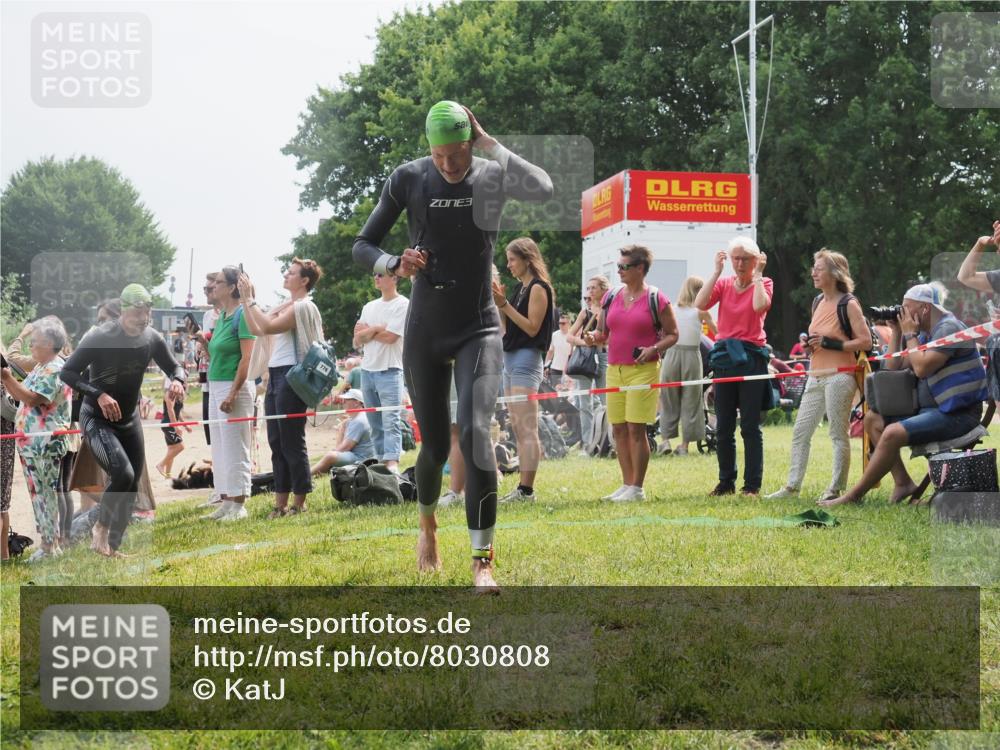 15.06.2025 - 27. Vierlanden-Triathlon KatJ http://msf.ph/oto/8030808 15.06.2025 11:08:31 Schwimmen 719, 750, 820, 835, 836, 845, 847 meine-sportfotos.de