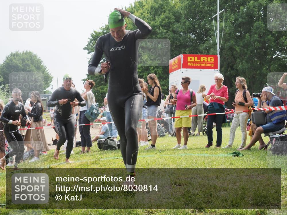 15.06.2025 - 27. Vierlanden-Triathlon KatJ http://msf.ph/oto/8030814 15.06.2025 11:08:32 Schwimmen 719, 750, 820, 835, 836, 845, 847 meine-sportfotos.de