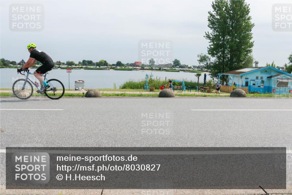 15.06.2025 - 27. Vierlanden-Triathlon H.Heesch http://msf.ph/oto/8030827 15.06.2025 11:31:41 Radfahren 652, 682, 759, 838, 956, 957 meine-sportfotos.de