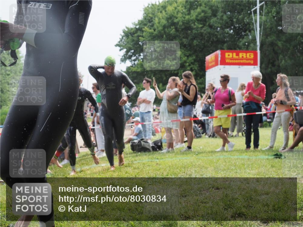 15.06.2025 - 27. Vierlanden-Triathlon KatJ http://msf.ph/oto/8030834 15.06.2025 11:08:33 Schwimmen 719, 750, 820, 835, 836, 845, 847 meine-sportfotos.de