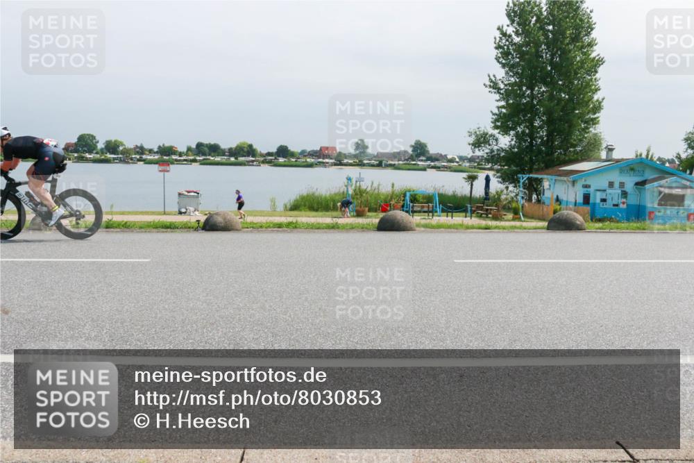 15.06.2025 - 27. Vierlanden-Triathlon H.Heesch http://msf.ph/oto/8030853 15.06.2025 11:31:48 Radfahren 252 meine-sportfotos.de