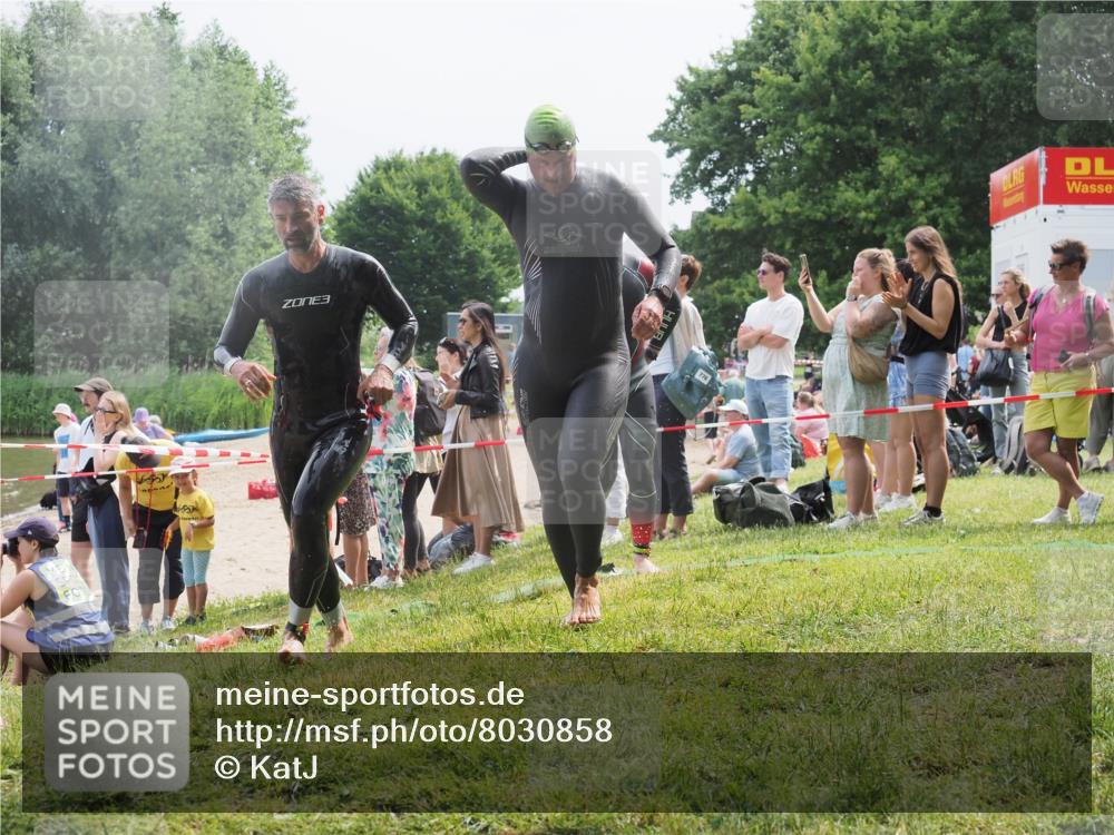 15.06.2025 - 27. Vierlanden-Triathlon KatJ http://msf.ph/oto/8030858 15.06.2025 11:08:34 Schwimmen 719, 750, 820, 835, 836, 845, 863 meine-sportfotos.de