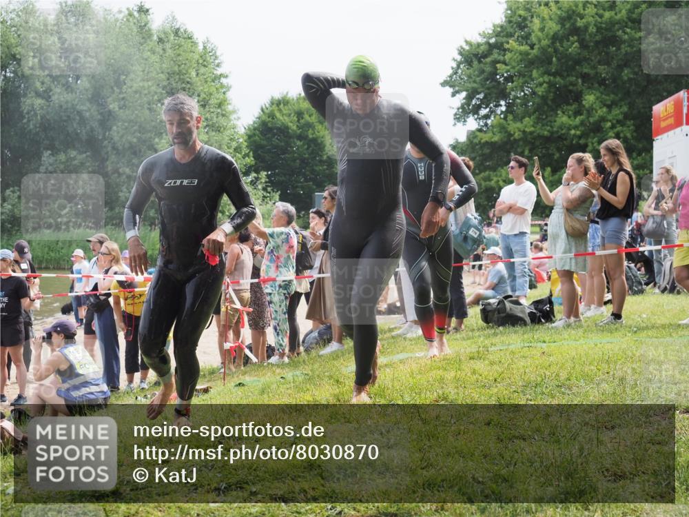 15.06.2025 - 27. Vierlanden-Triathlon KatJ http://msf.ph/oto/8030870 15.06.2025 11:08:34 Schwimmen 719, 750, 820, 835, 836, 845, 863 meine-sportfotos.de
