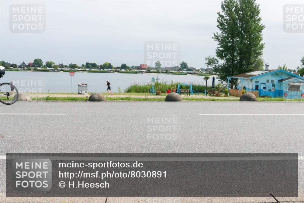 15.06.2025 - 27. Vierlanden-Triathlon H.Heesch http://msf.ph/oto/8030891 15.06.2025 11:31:54 Radfahren 113, 252, 761, 898, 913 meine-sportfotos.de
