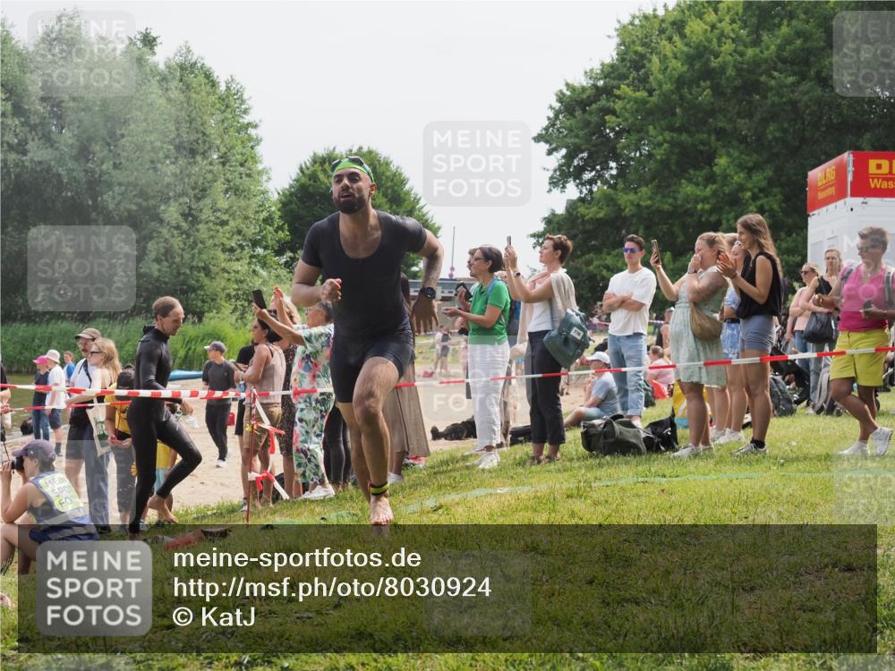 15.06.2025 - 27. Vierlanden-Triathlon KatJ http://msf.ph/oto/8030924 15.06.2025 11:08:39 Schwimmen 703, 719, 720, 750, 820, 835, 836, 863 meine-sportfotos.de