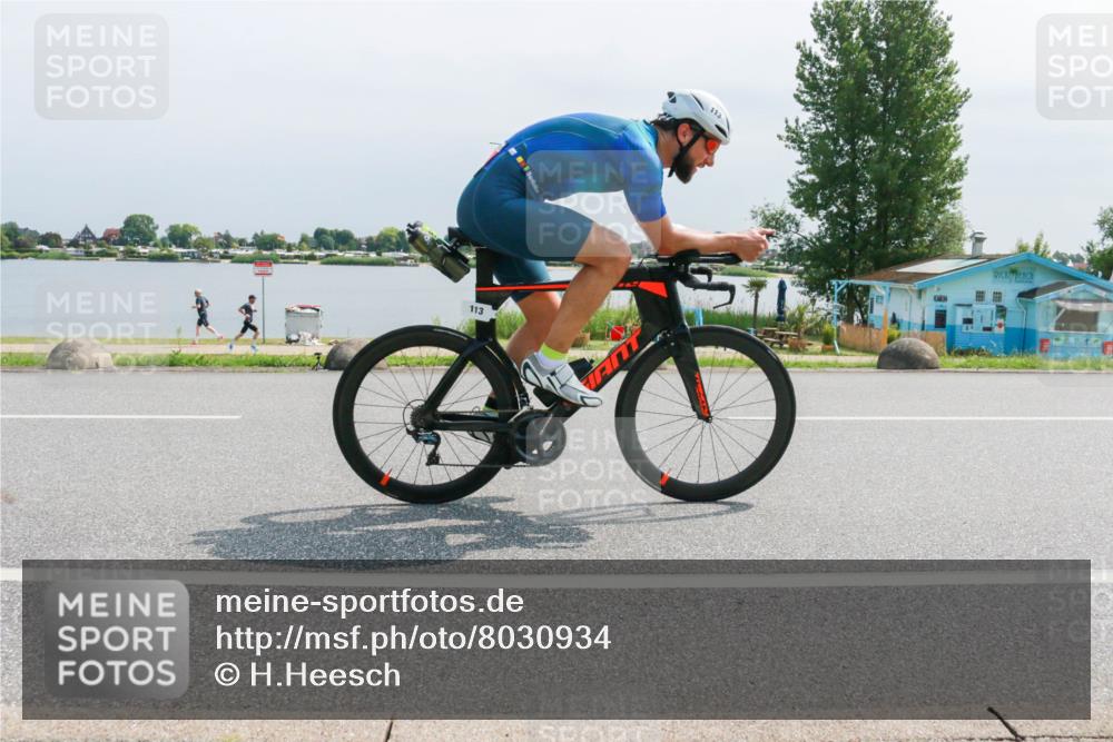 15.06.2025 - 27. Vierlanden-Triathlon H.Heesch http://msf.ph/oto/8030934 15.06.2025 11:31:56 Radfahren 113, 761, 898, 913 meine-sportfotos.de
