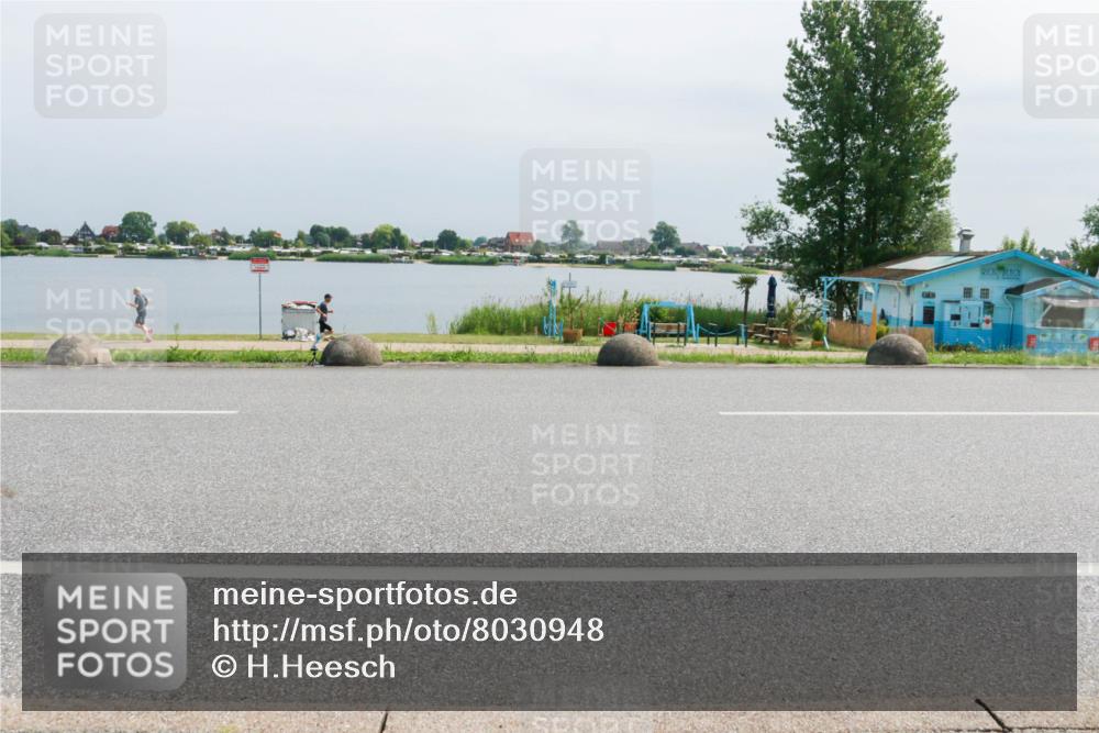 15.06.2025 - 27. Vierlanden-Triathlon H.Heesch http://msf.ph/oto/8030948 15.06.2025 11:31:56 Radfahren 113, 761, 898, 913 meine-sportfotos.de