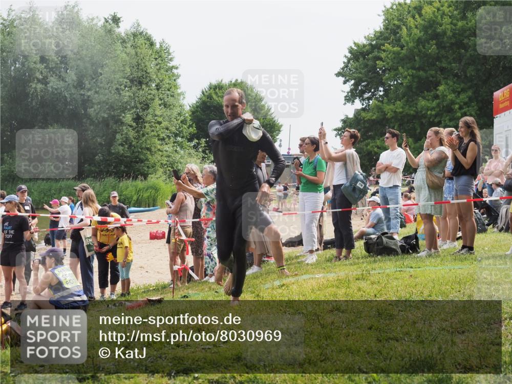15.06.2025 - 27. Vierlanden-Triathlon KatJ http://msf.ph/oto/8030969 15.06.2025 11:08:41 Schwimmen 671, 703, 719, 720, 750, 820, 836, 863 meine-sportfotos.de