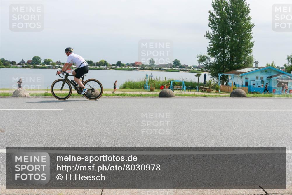 15.06.2025 - 27. Vierlanden-Triathlon H.Heesch http://msf.ph/oto/8030978 15.06.2025 11:32:02 Radfahren 761, 959 meine-sportfotos.de