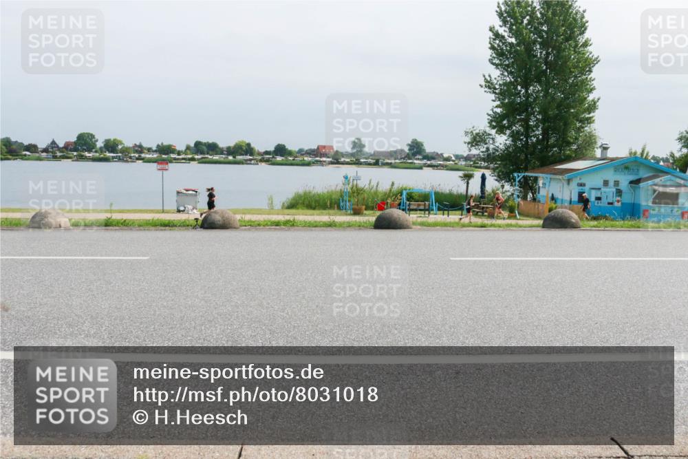 15.06.2025 - 27. Vierlanden-Triathlon H.Heesch http://msf.ph/oto/8031018 15.06.2025 11:32:05 Radfahren 144, 959 meine-sportfotos.de