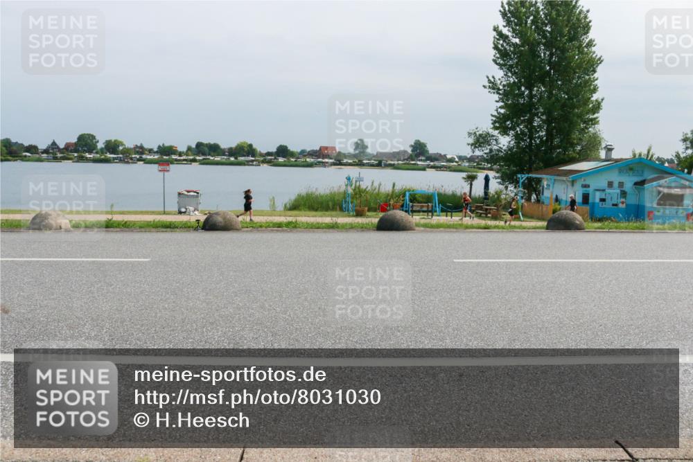 15.06.2025 - 27. Vierlanden-Triathlon H.Heesch http://msf.ph/oto/8031030 15.06.2025 11:32:06 Radfahren 144, 959 meine-sportfotos.de
