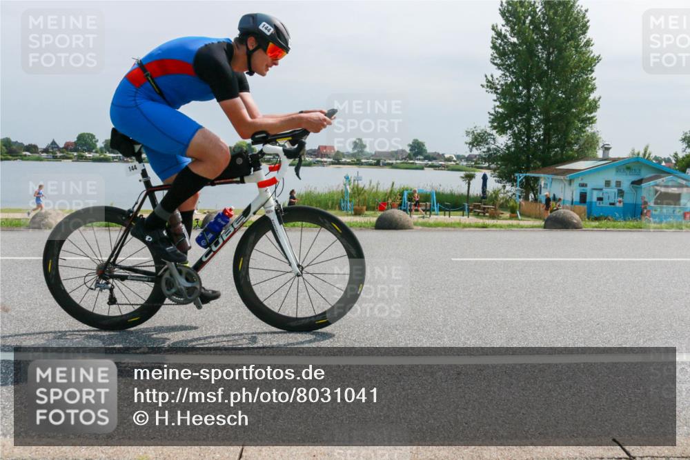 15.06.2025 - 27. Vierlanden-Triathlon H.Heesch http://msf.ph/oto/8031041 15.06.2025 11:32:07 Radfahren 144, 959 meine-sportfotos.de
