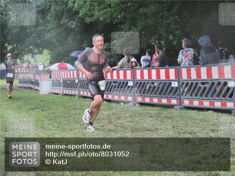 21.06.2025 - 27. Vierlanden-Triathlon KatJ http://msf.ph/oto/8031052 15.06.2025 13:39:40 Ziel 780, 834, 929 meine-sportfotos.de