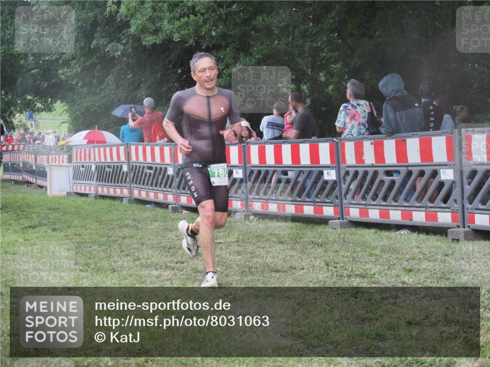 21.06.2025 - 27. Vierlanden-Triathlon KatJ http://msf.ph/oto/8031063 15.06.2025 13:39:41 Ziel 780, 834, 929 meine-sportfotos.de