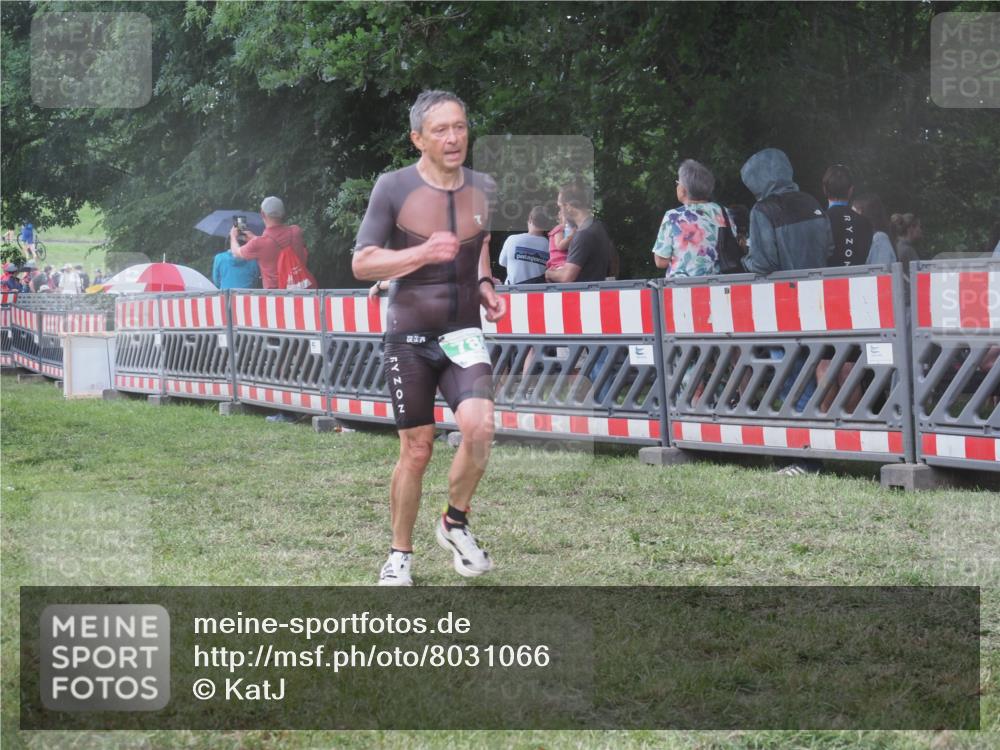 21.06.2025 - 27. Vierlanden-Triathlon KatJ http://msf.ph/oto/8031066 15.06.2025 13:39:41 Ziel 780, 834, 929 meine-sportfotos.de