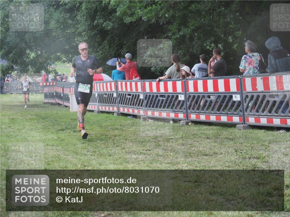 21.06.2025 - 27. Vierlanden-Triathlon KatJ http://msf.ph/oto/8031070 15.06.2025 13:39:43 Ziel 780, 834, 929 meine-sportfotos.de
