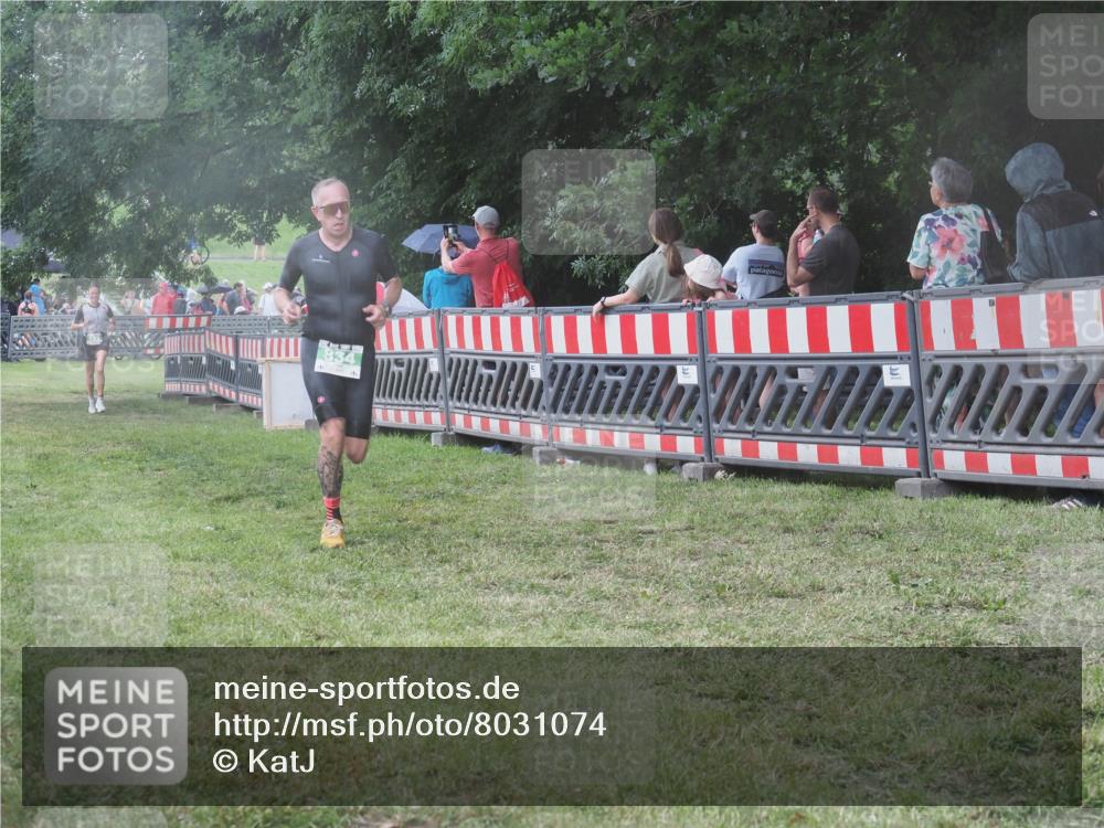 21.06.2025 - 27. Vierlanden-Triathlon KatJ http://msf.ph/oto/8031074 15.06.2025 13:39:43 Ziel 780, 834, 929 meine-sportfotos.de