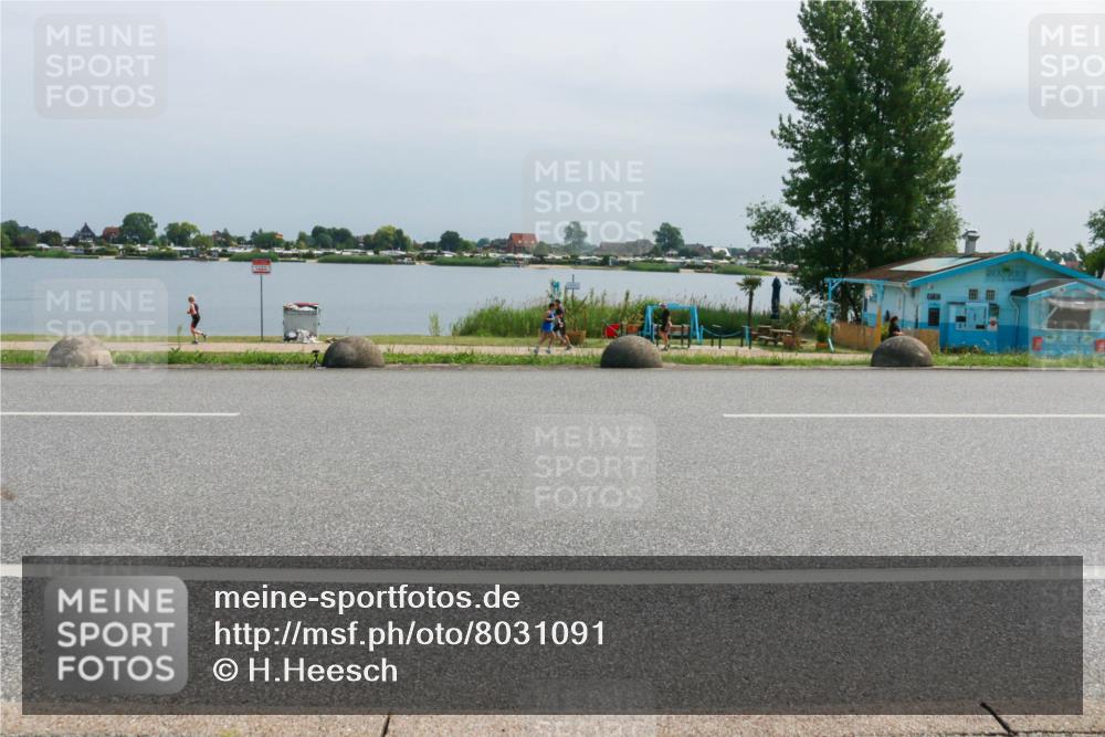 15.06.2025 - 27. Vierlanden-Triathlon H.Heesch http://msf.ph/oto/8031091 15.06.2025 11:32:13 Radfahren 892 meine-sportfotos.de