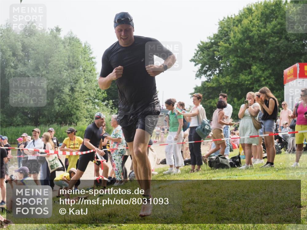 15.06.2025 - 27. Vierlanden-Triathlon KatJ http://msf.ph/oto/8031093 15.06.2025 11:08:50 Schwimmen 671, 703, 720, 852, 863 meine-sportfotos.de
