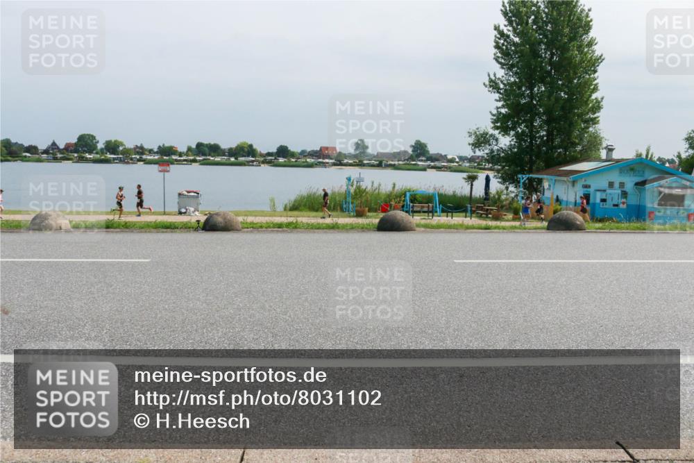 15.06.2025 - 27. Vierlanden-Triathlon H.Heesch http://msf.ph/oto/8031102 15.06.2025 11:32:16 Radfahren 892 meine-sportfotos.de
