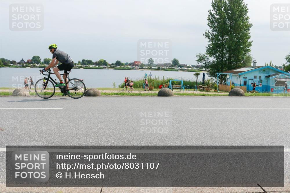 15.06.2025 - 27. Vierlanden-Triathlon H.Heesch http://msf.ph/oto/8031107 15.06.2025 11:32:23 Radfahren 955 meine-sportfotos.de