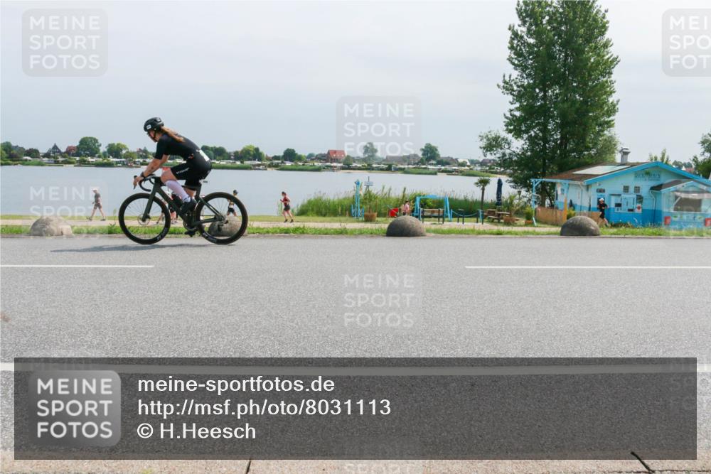 15.06.2025 - 27. Vierlanden-Triathlon H.Heesch http://msf.ph/oto/8031113 15.06.2025 11:32:25 Radfahren 889, 955 meine-sportfotos.de