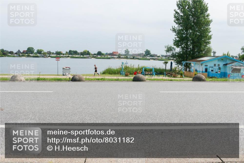 15.06.2025 - 27. Vierlanden-Triathlon H.Heesch http://msf.ph/oto/8031182 15.06.2025 11:32:44 Radfahren 716 meine-sportfotos.de