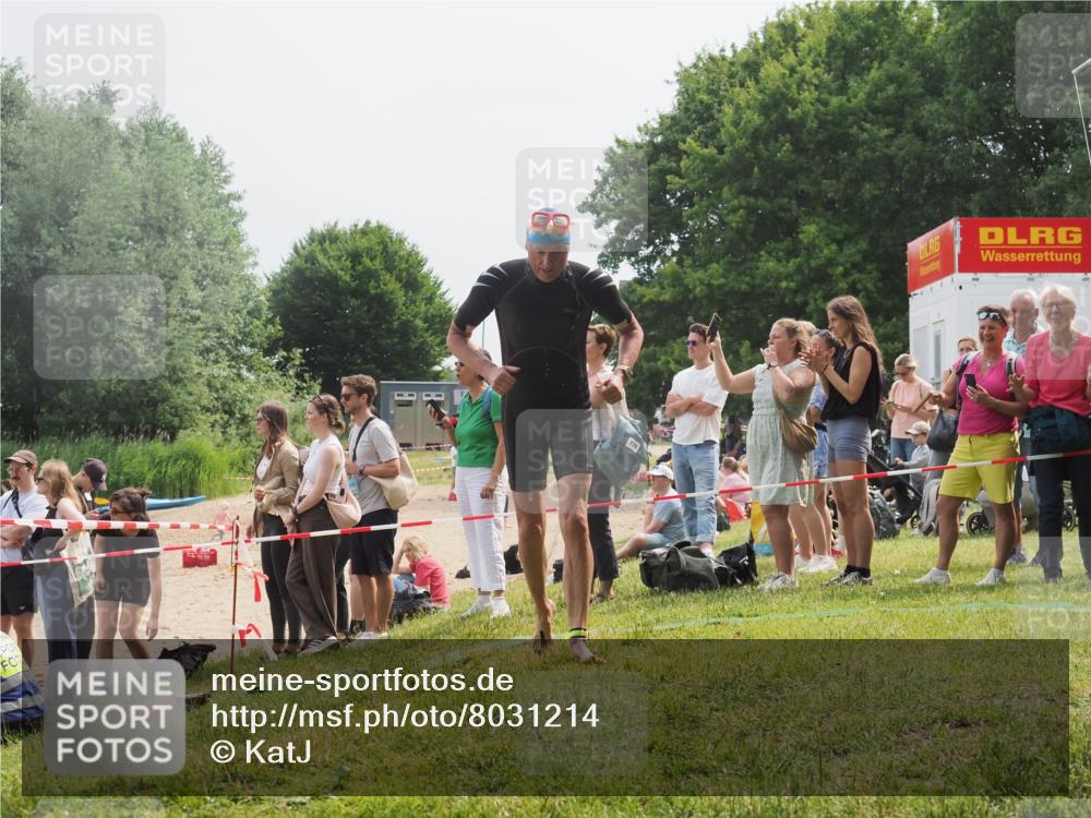15.06.2025 - 27. Vierlanden-Triathlon KatJ http://msf.ph/oto/8031214 15.06.2025 11:09:12 Schwimmen 776, 811, 816, 846 meine-sportfotos.de