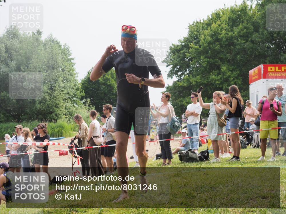 15.06.2025 - 27. Vierlanden-Triathlon KatJ http://msf.ph/oto/8031246 15.06.2025 11:09:13 Schwimmen 776, 811, 816, 846 meine-sportfotos.de