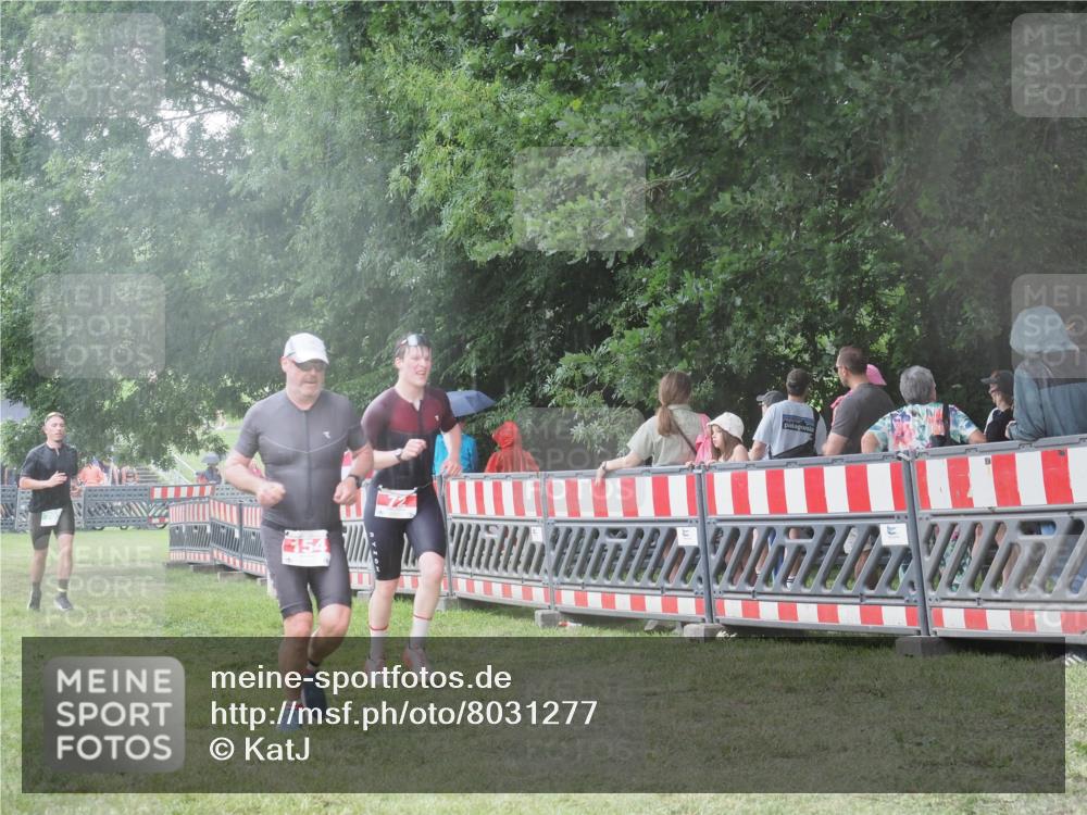 21.06.2025 - 27. Vierlanden-Triathlon KatJ http://msf.ph/oto/8031277 15.06.2025 13:40:18 Ziel 72, 154, 703, 1089 meine-sportfotos.de