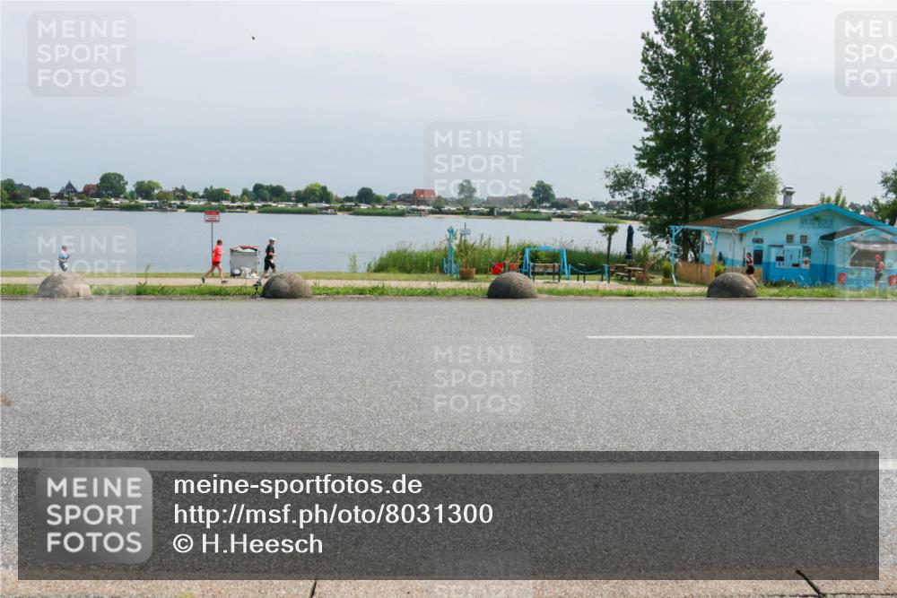 15.06.2025 - 27. Vierlanden-Triathlon H.Heesch http://msf.ph/oto/8031300 15.06.2025 11:32:53 Radfahren 718, 744, 771 meine-sportfotos.de