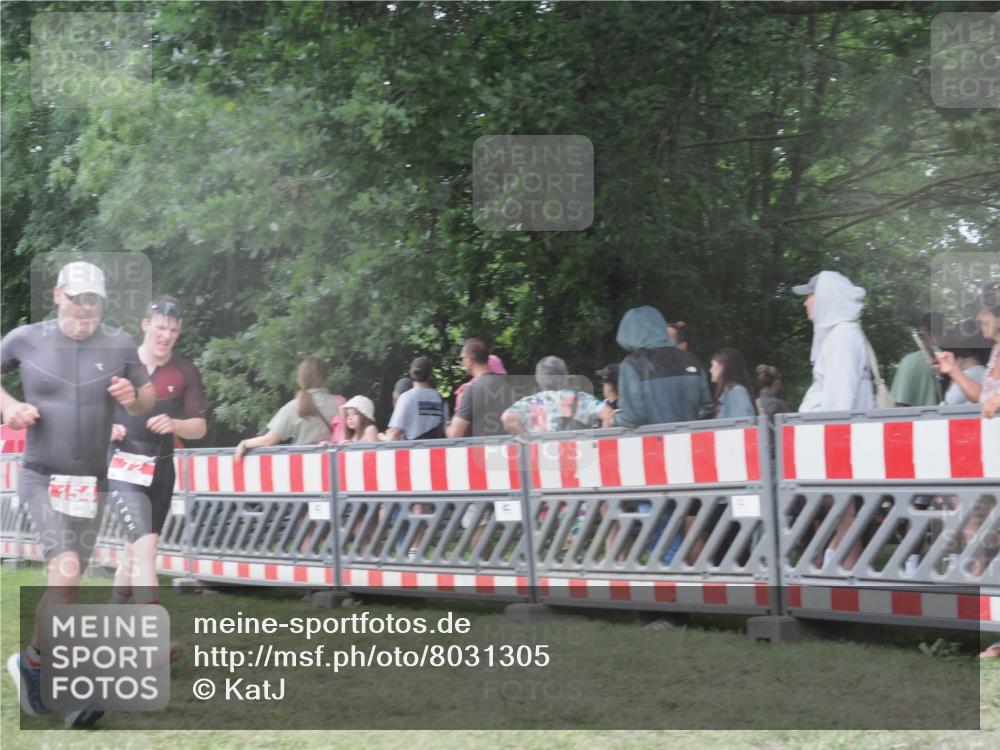 21.06.2025 - 27. Vierlanden-Triathlon KatJ http://msf.ph/oto/8031305 15.06.2025 13:40:18 Ziel 72, 154, 703, 1089 meine-sportfotos.de
