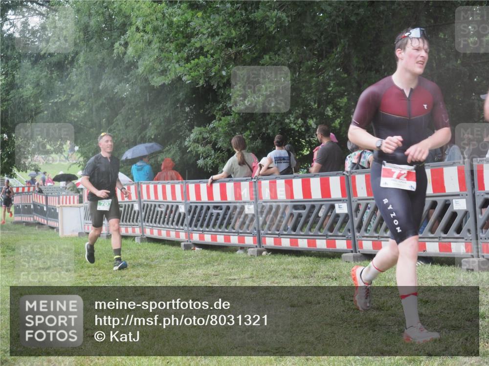 21.06.2025 - 27. Vierlanden-Triathlon KatJ http://msf.ph/oto/8031321 15.06.2025 13:40:20 Ziel 72, 154, 703, 1089 meine-sportfotos.de